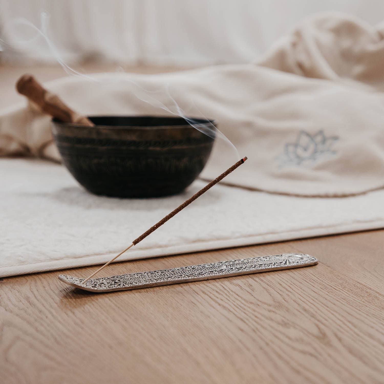 Wierookhouder aluminium Gondel filigraan design